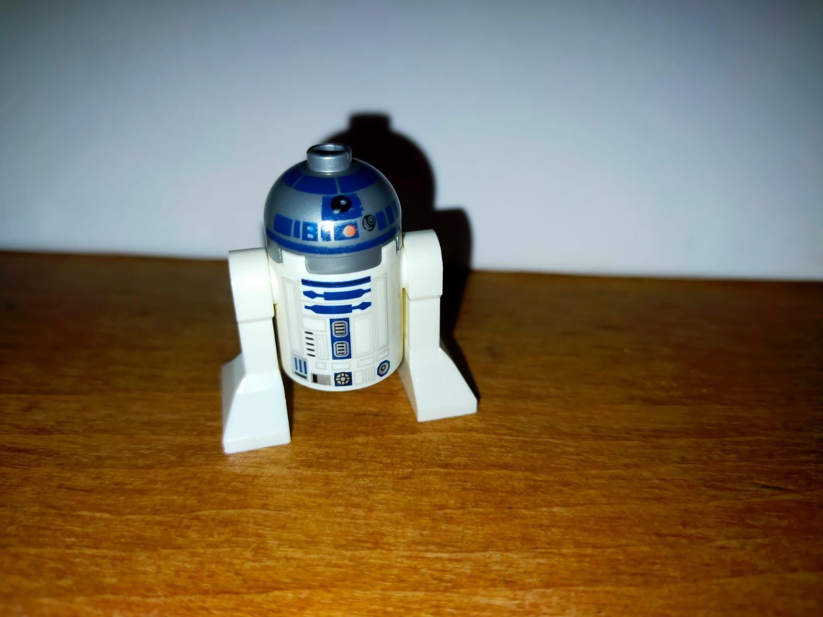 LEGO mini figurka R2-D2 SW0527