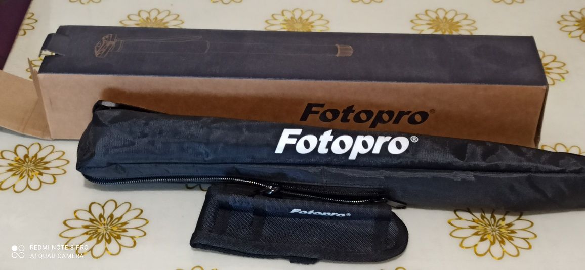 НОВЫЙ Телескопический четырехсекционный монопод  Fotopro