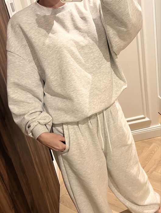 до покупки подарунок на вибір кросівки або сумка до образу