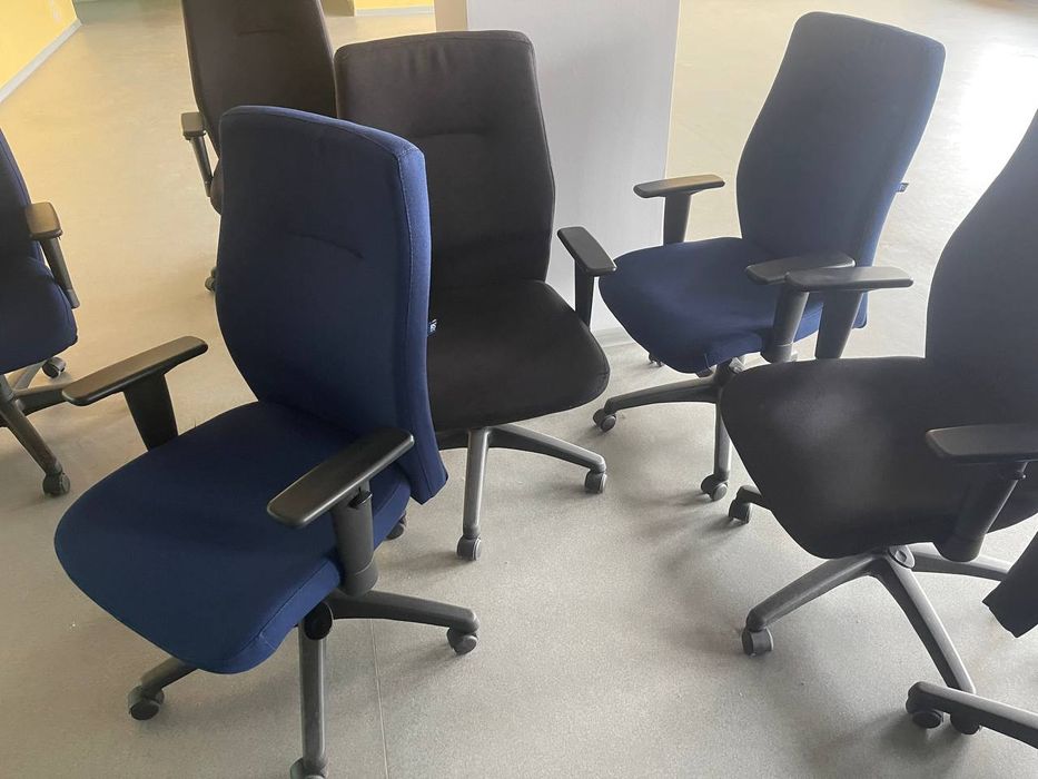 РОЗПРОДАЮ МЕБЛІ, столи,крісла,тумби,шафи,стелажі,комоди,меблі в кільк
