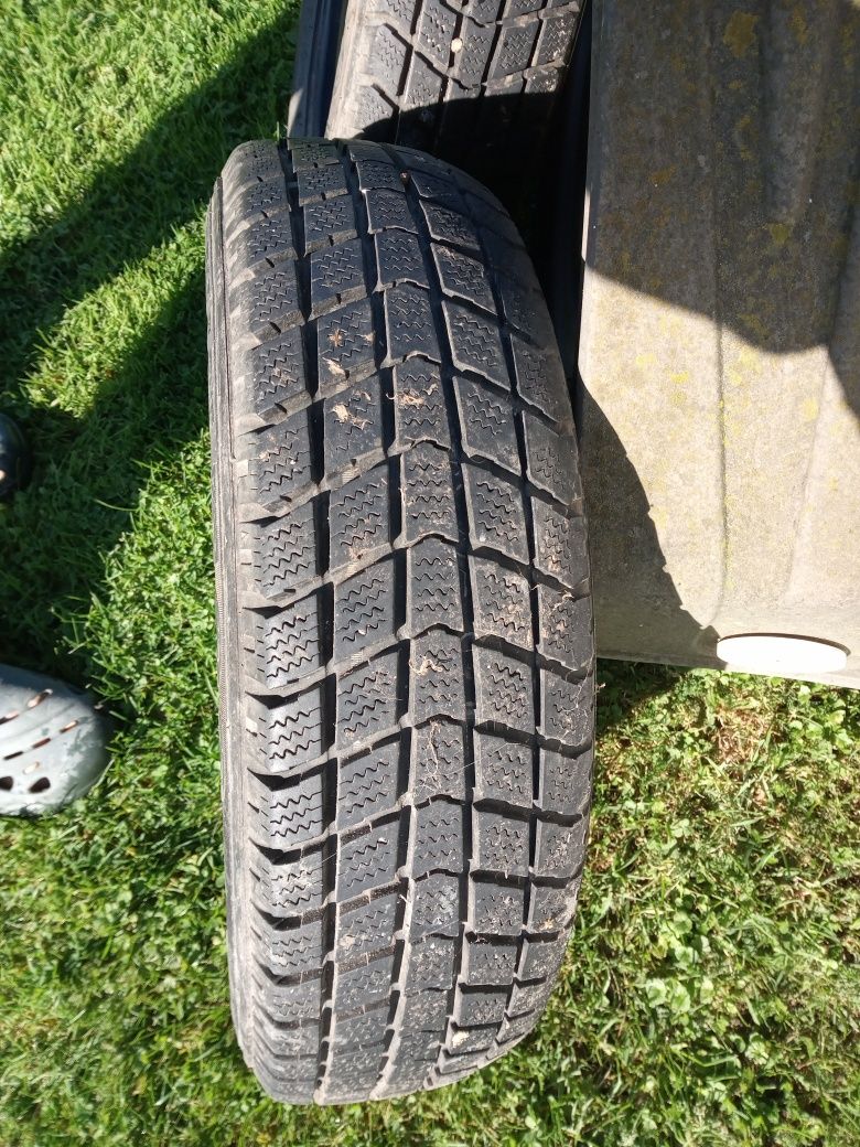 Opony zimowe z felgami 145/70/13