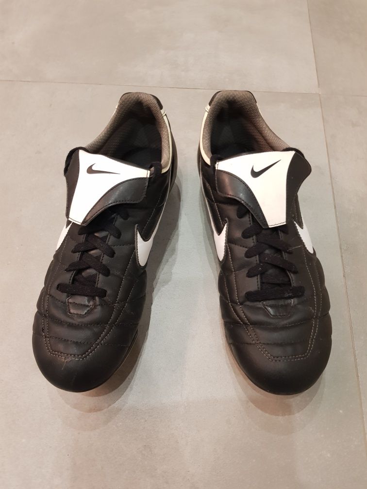 Korki wkręty metalowe na trawę NIKE rozm. 45