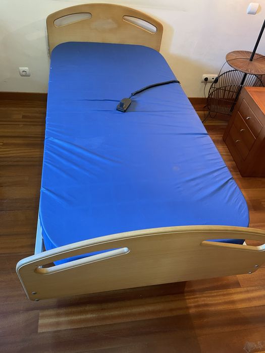 Cama articulada electrica c/ comando e colchão