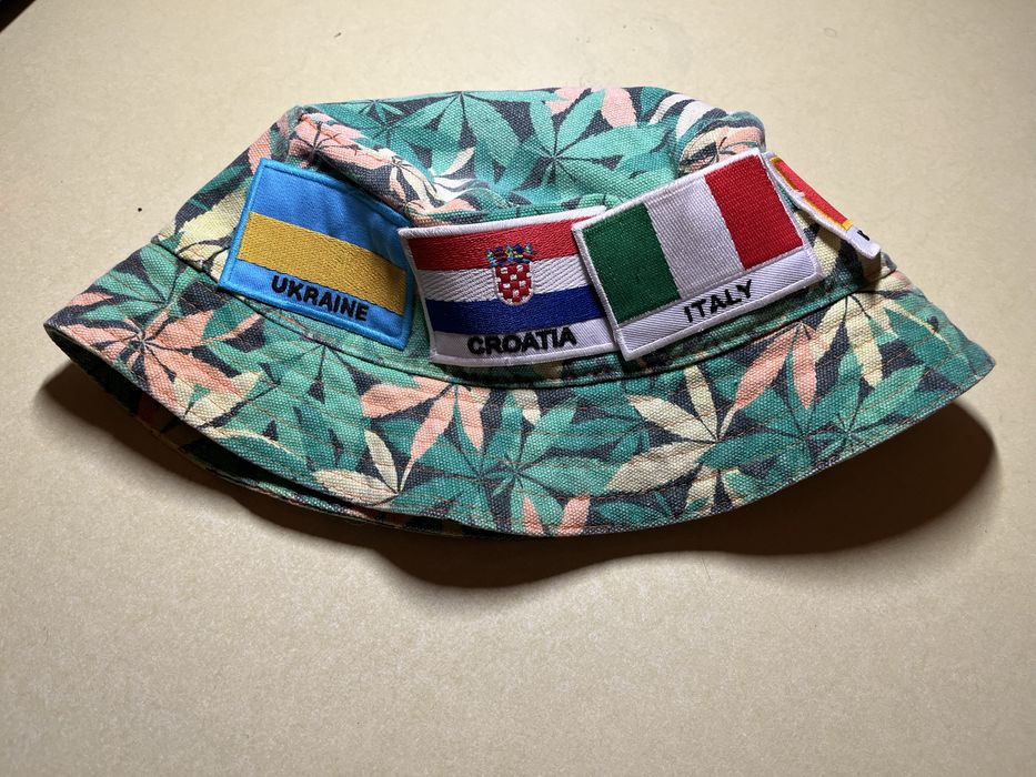 Панама з флагами льняна