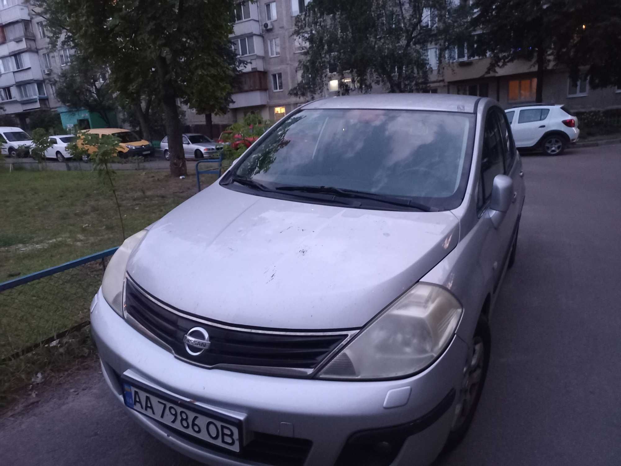 Продам машину Nissan Tiida