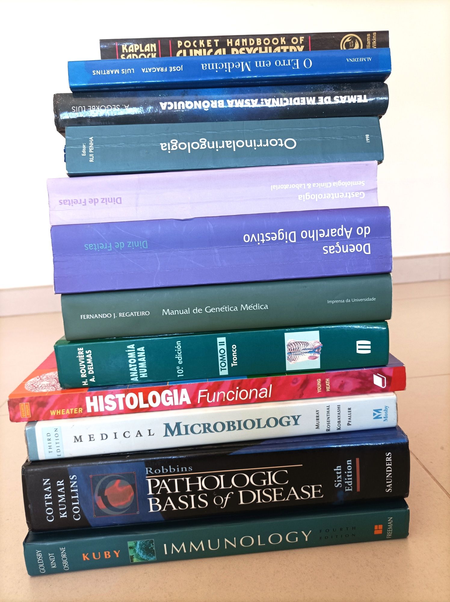 Lote de Livros sobre Medicina (Anatomia / Imunologia)