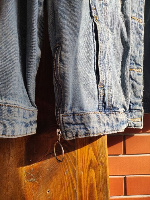 Курточка джинсова