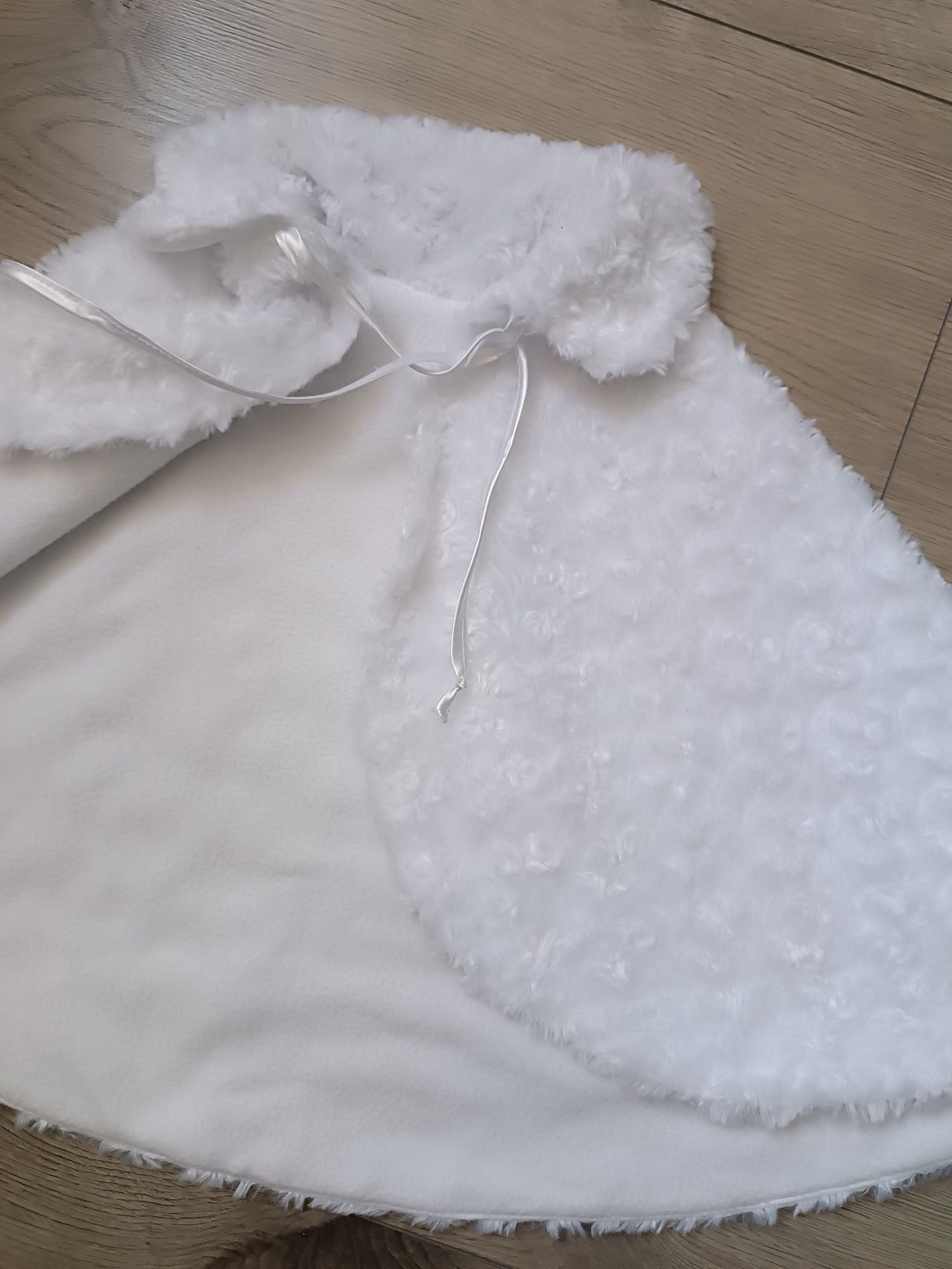Narzutka polarowa biała komunijna sweter