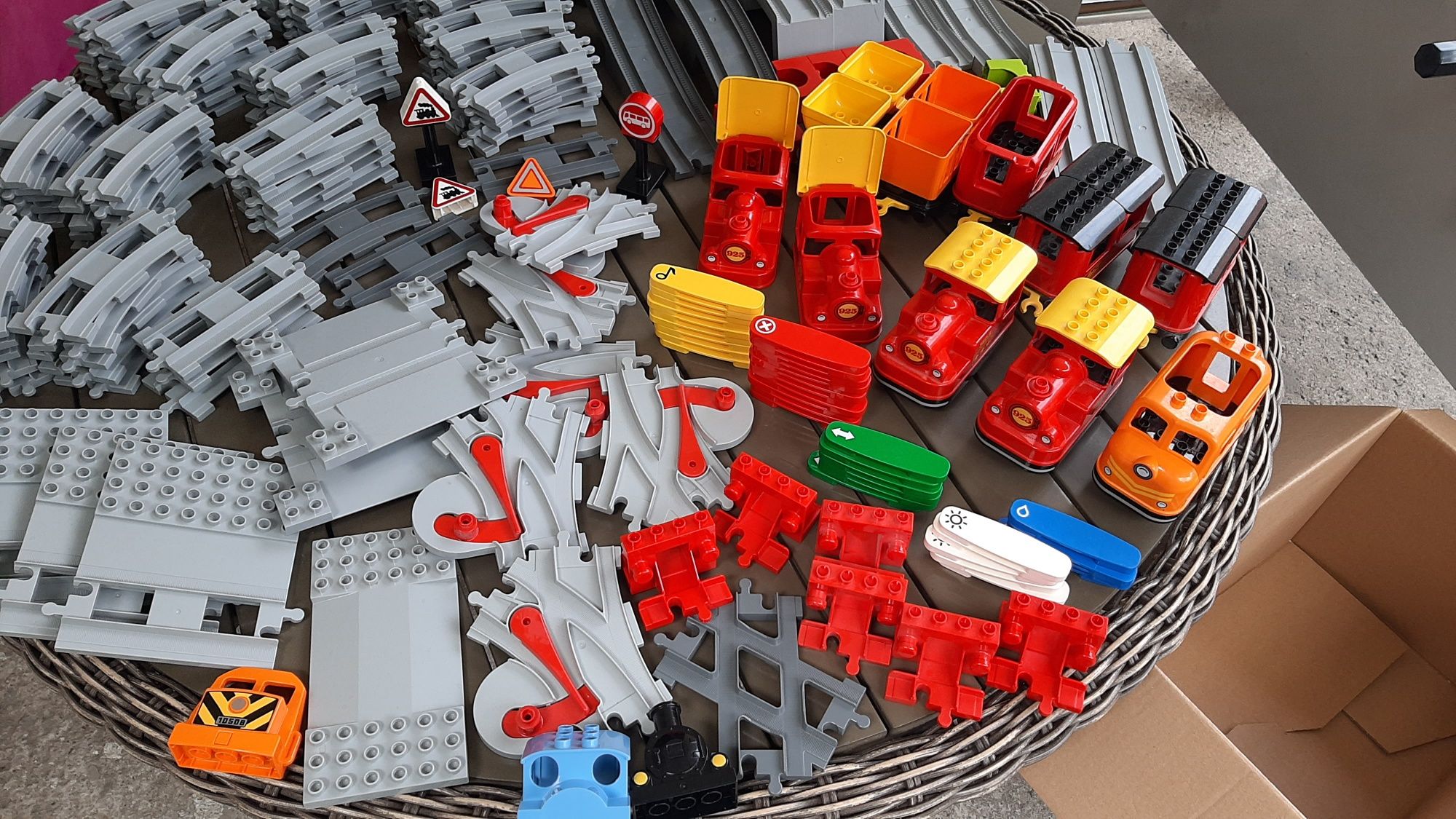 Ponad 80 torow most zwrotnice lego duplo 10875 oraz 10874 i 10872  i 1