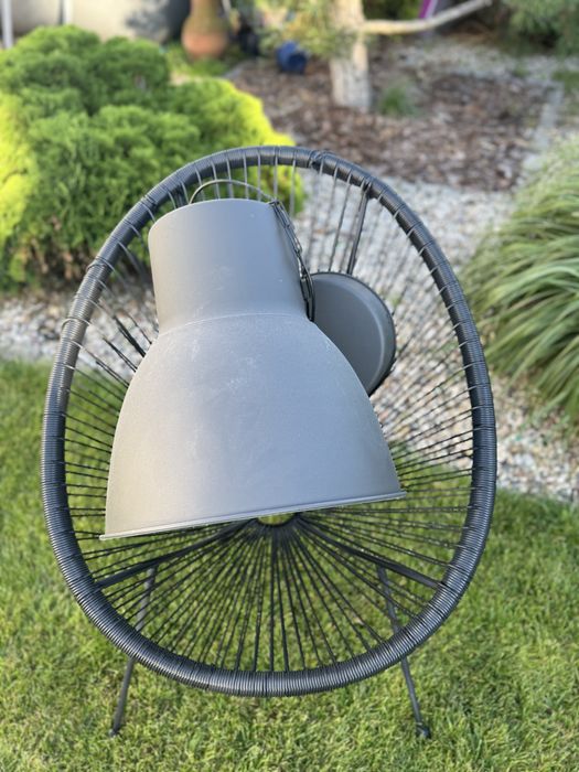 Czarna wiszaca lampa , stan bardzo dobry