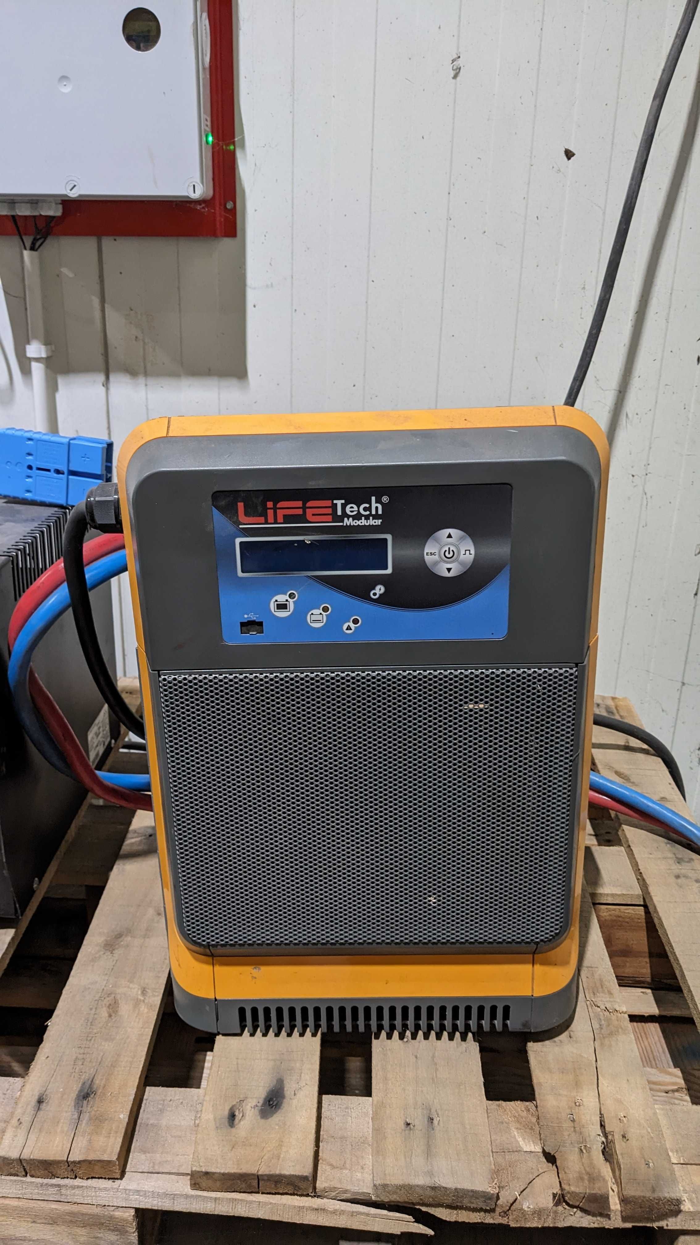 prostownik do wózków widłowych 48V/180A LIFETECH MODULAR