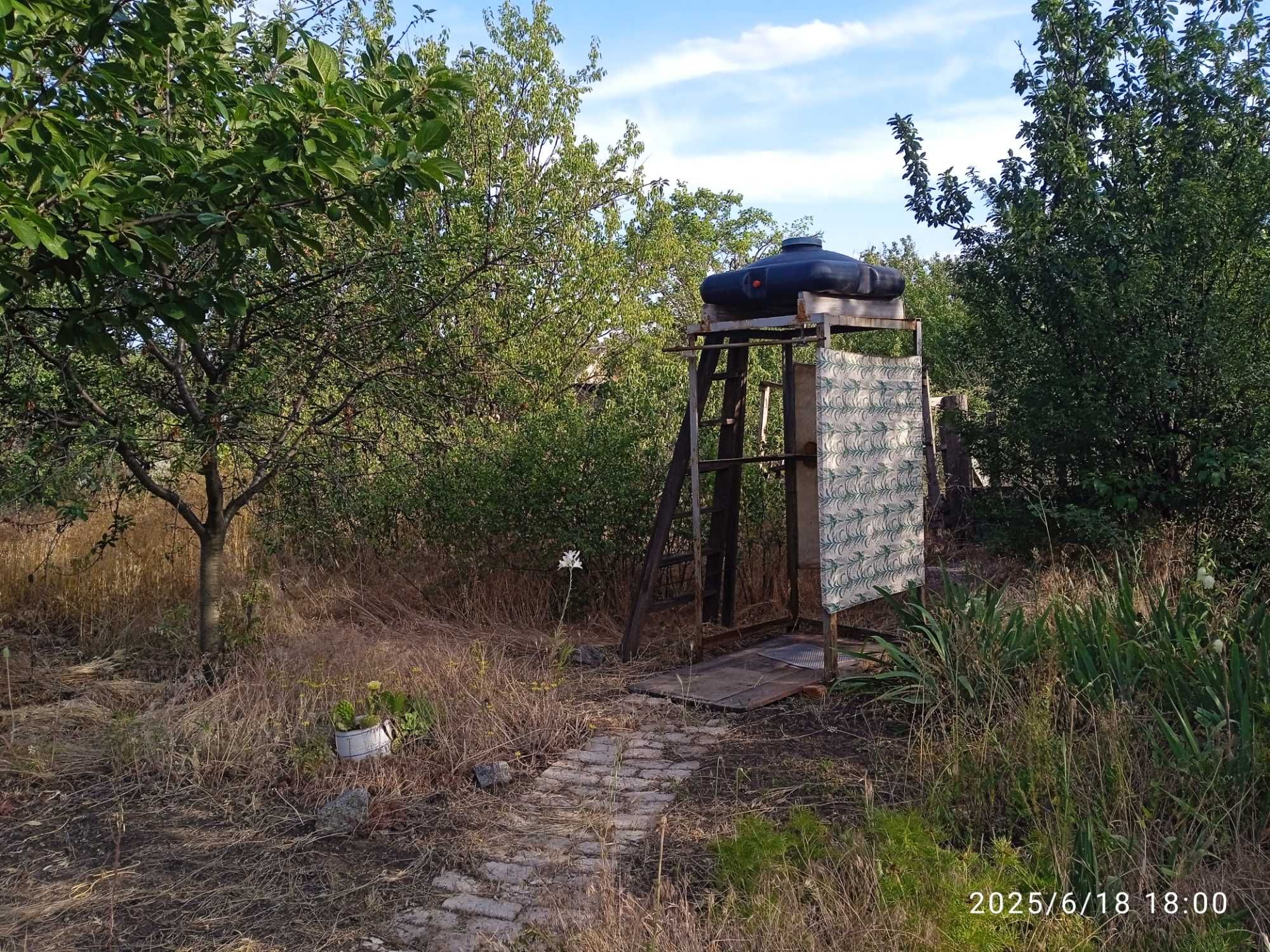Продам дачу біля Ленінського ставка