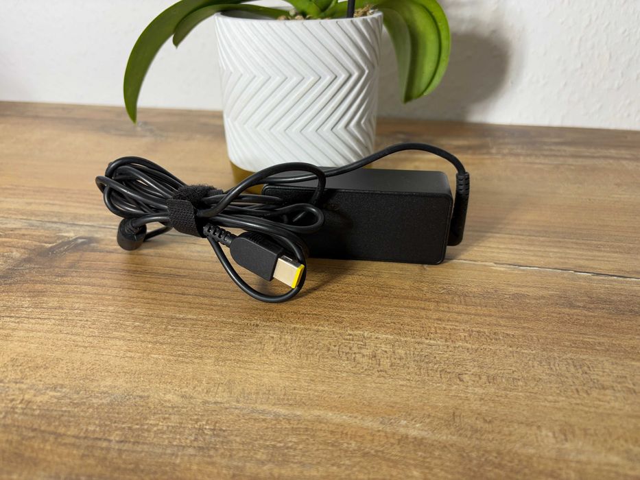 Оригінальний блок живлення зарядка Lenovo 45W/2.25A/50-60 Hz USB + pin