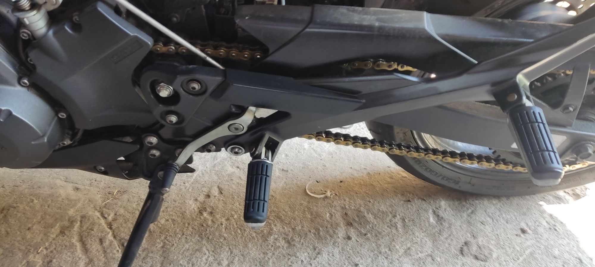 Yamaha xj6 podnóżek set  komplet