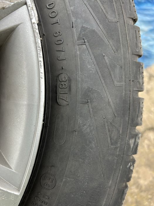 Продам комплек зимових шин Nokian Nordman rs-2 185/65 r14 на дисках.