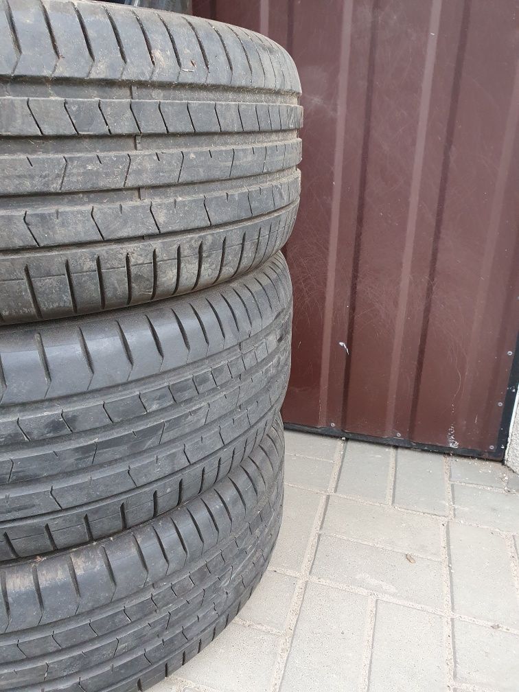 Opony letnie Pirelli P Zero 235/ 50 R19 po 1 sezonie