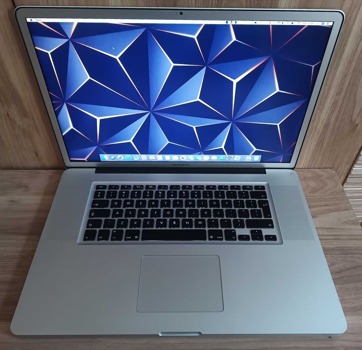  Apple MacBook Pro 17" A1297 i7 Mac OS HDD 320GB