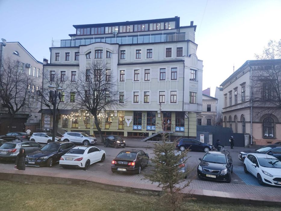 Здам в центрі біля Ратуші офіс 33м2