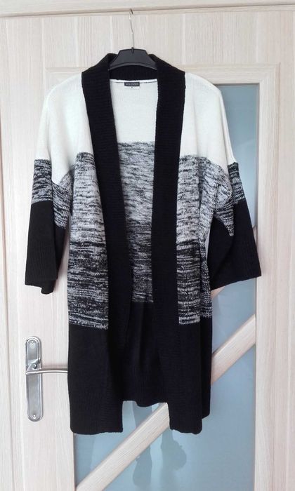 Sweter czarno-biały typu kardigan
