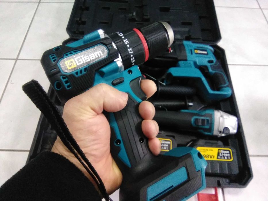 Conjunto de 4 ferramentas: 4 baterias, 2 carregadores,