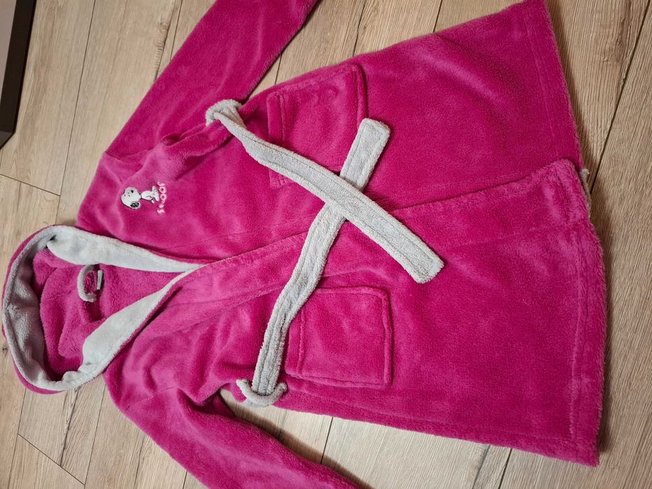 Szlafrok dziewczęcy rozmiar 122