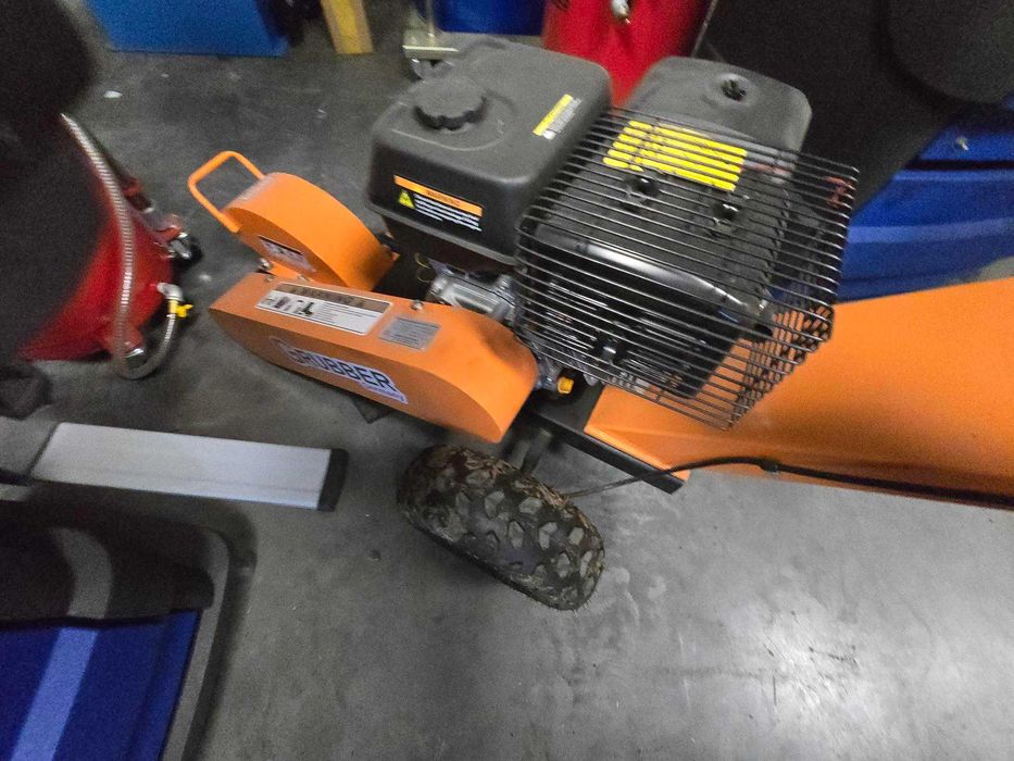 Rozdrabniacz Rębak do Gałęzi Spalinowy 6,5KM GRUBBER ARE0650