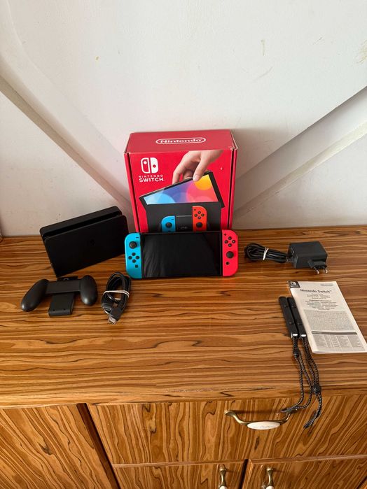 Konsola Nintendo Switch OLED +  Akcesoria - Oryginalne pudełko