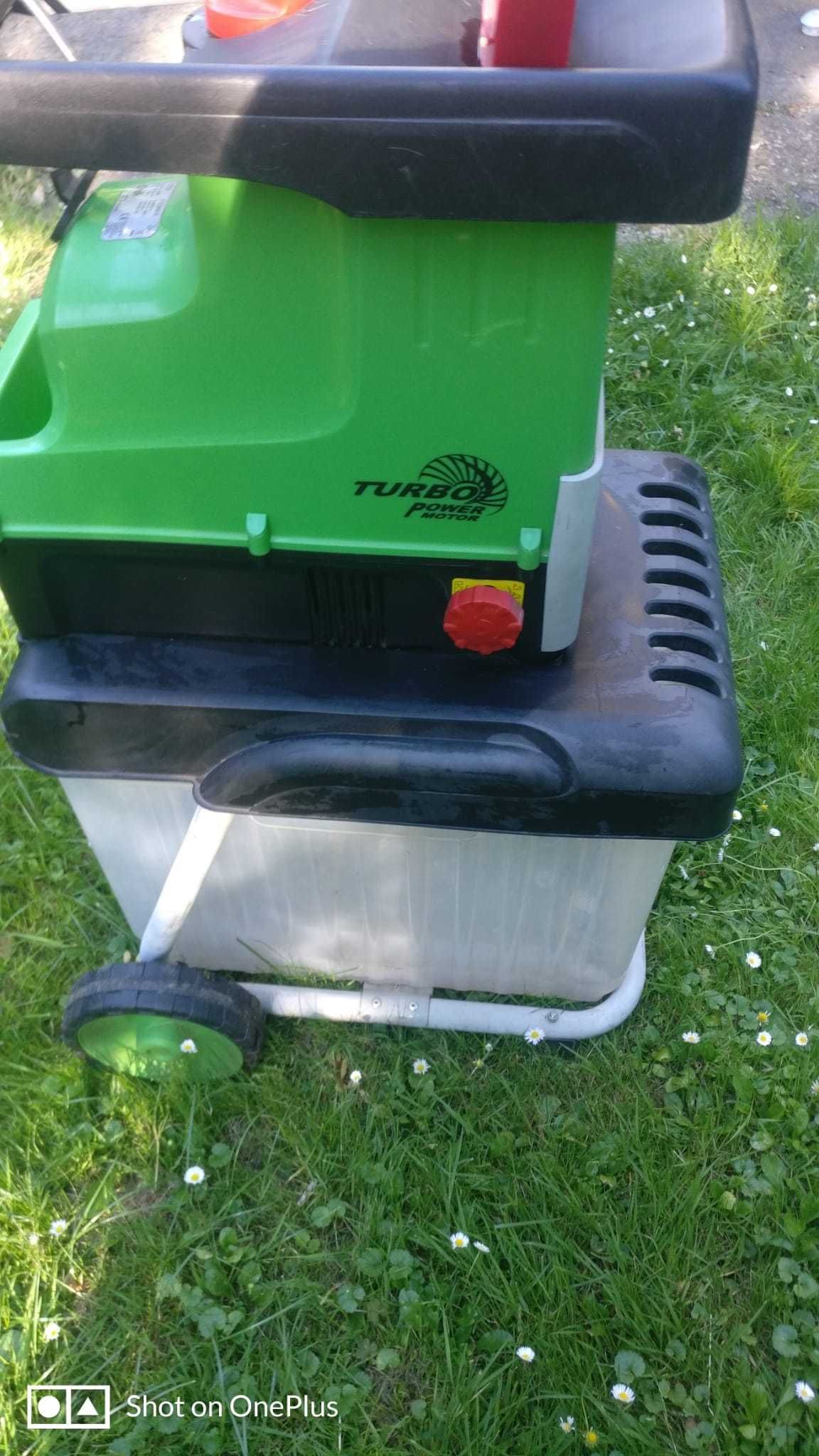 Rozdrabniacz do galezi. Duzy z pojemnikiem  Gardena super power.