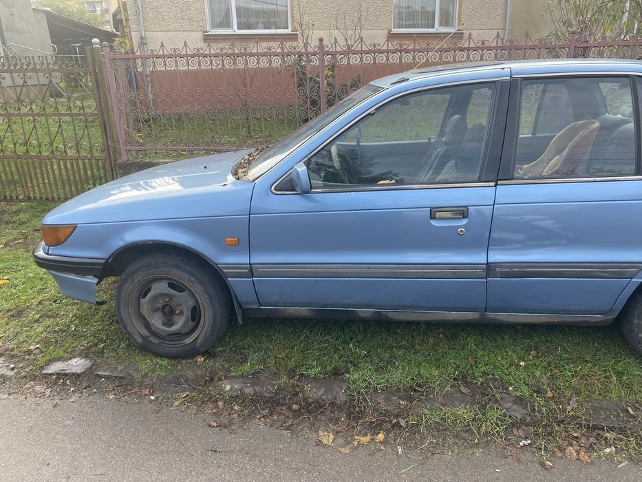 Mitsubishi Lancer 1992 року випуску