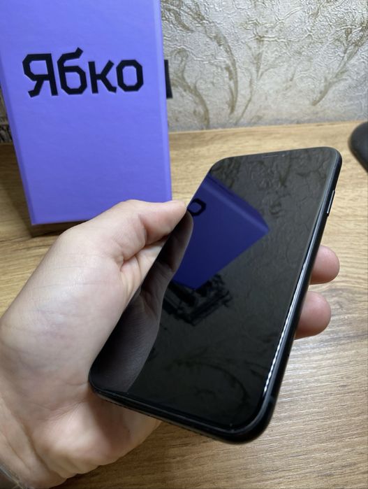 Продам iPhone XR 64GB