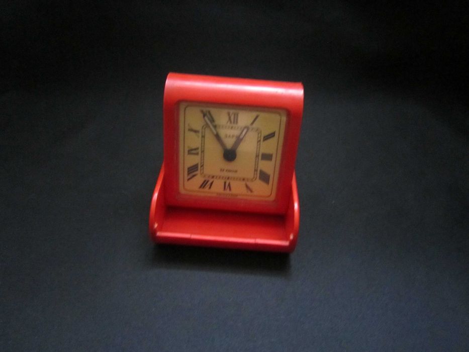 Будильник настольный "ЗАРЯ" Made in USSR.