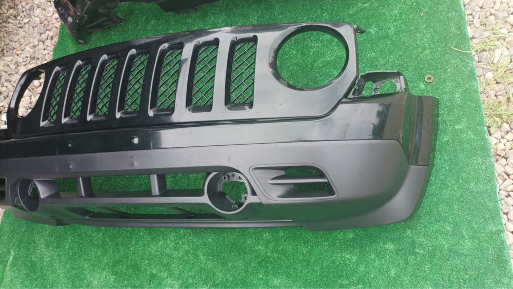 Передній бампер Jeep Patiot 2007-2017 68091523AA