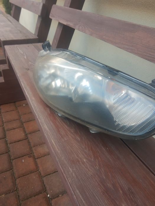 Ford fiesta mk7 lampa przednia