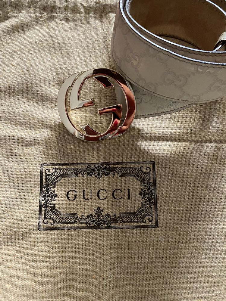 Cinto Gucci usado 3 vezes. 90 cm