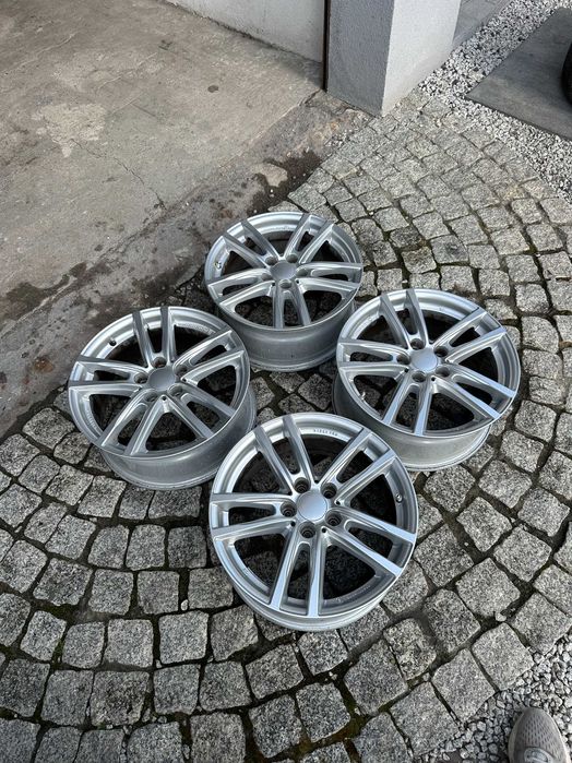 Felgi Aluminiowe 17 Vw Passat Audi A4 B5 B6 A6 C5 C6 Seat Leon Skoda
