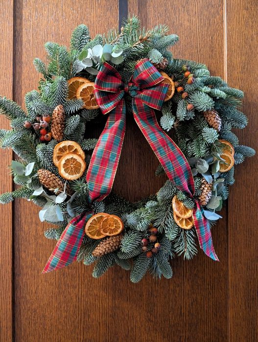 Naturalny wianek świąteczny, ręcznie robiony.