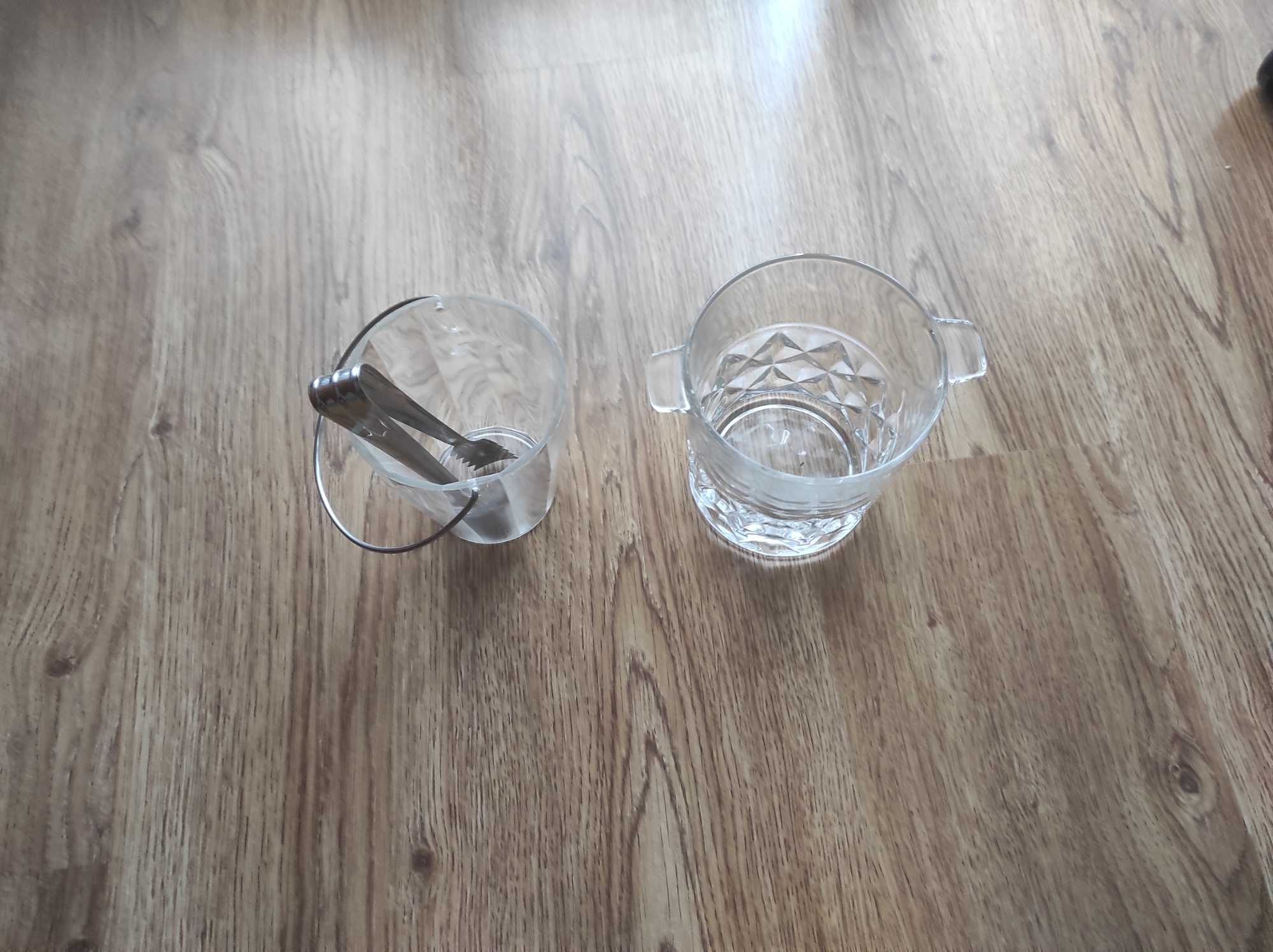 Conjunto de peças em loiça com caixa e 2 porta cubos de gelo