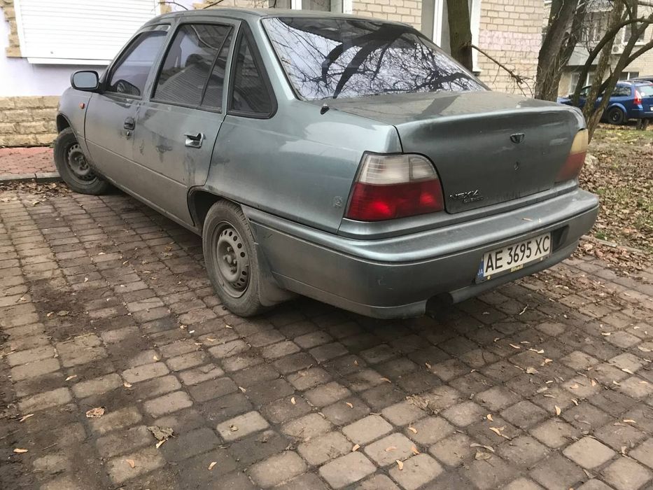 Продам Daewoo Nexia девяносто седьмого года у нормальном техническом