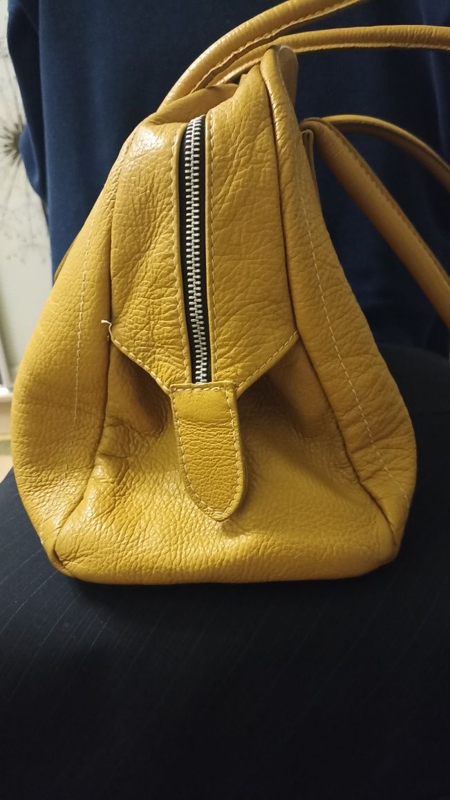 Сумка жіноча з натуральної шкіри бренд ''L . CREDI''  Made in Italy.