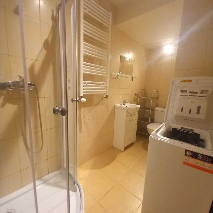 od listopada ekonomiczna kawalerka - centrum Krakowa AGH, ul. Spokojna