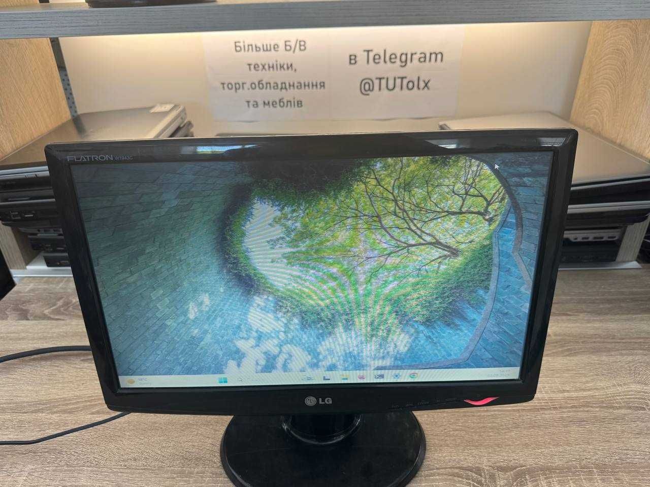 Б/В LG Flatron W1943C — 18.5" / HD / VGA