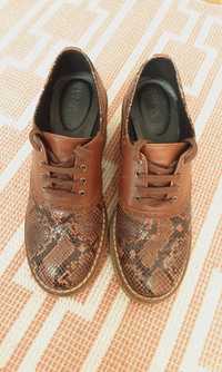 Sapatos castanhos Geox