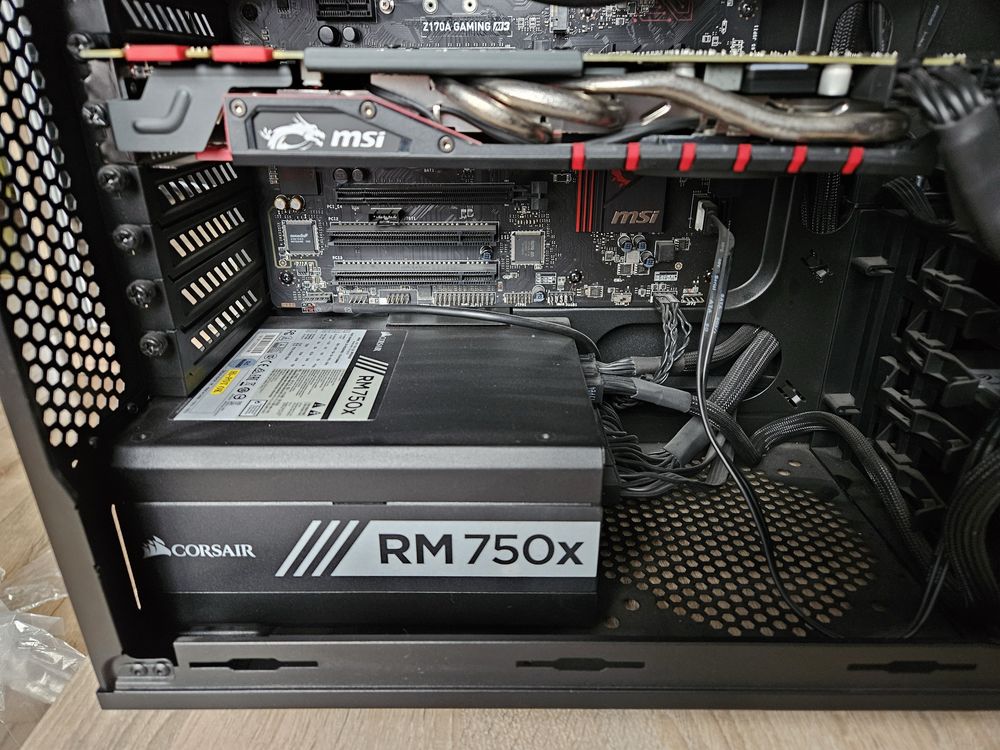 Komputer i7 6700k, 980 RTX, 24 GB DDR 4