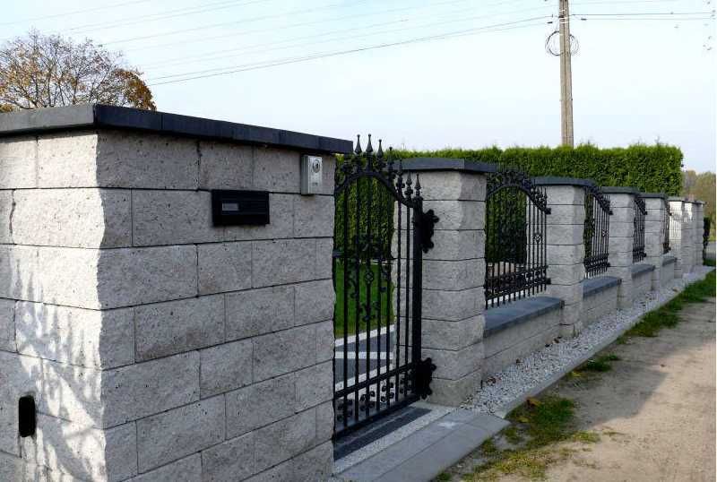 ogrodzenia z bloczków, przęsła, bramy, furtki, montaż