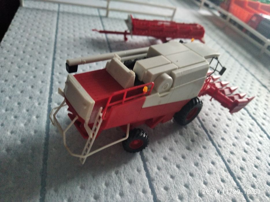 Колекційна модель комбайна клас  лексіон480  модель 1:87кібрі