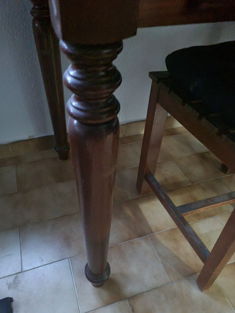 Vendo mesa madeira