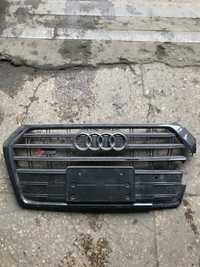 Решётка радиатора Audi sq5 80a