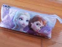 Porta lápis da Frozen com  3 bolsos