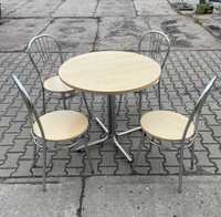 Stół okrągły z czterema krzesłami