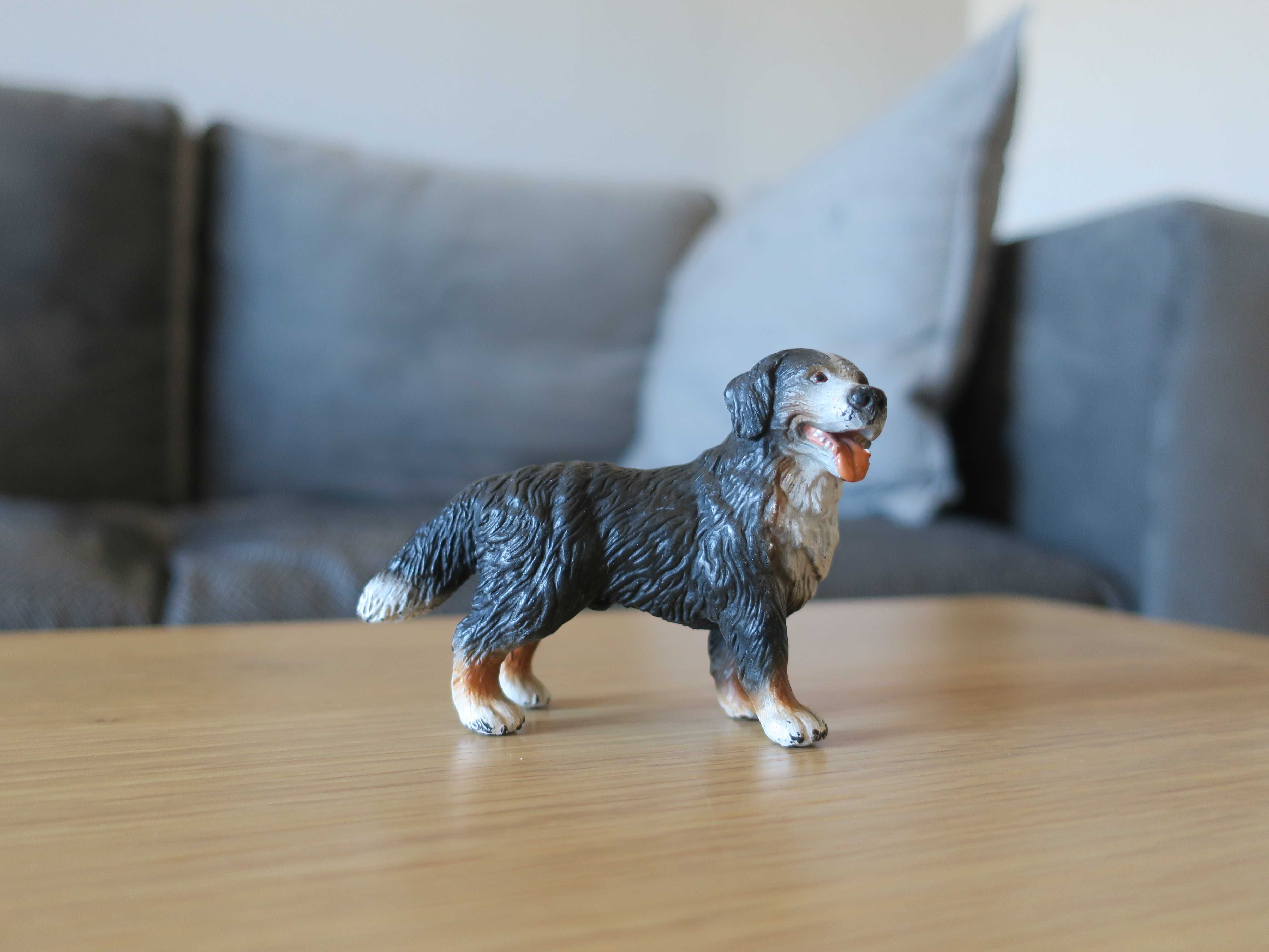 Pies Schleich figurka 2004r.